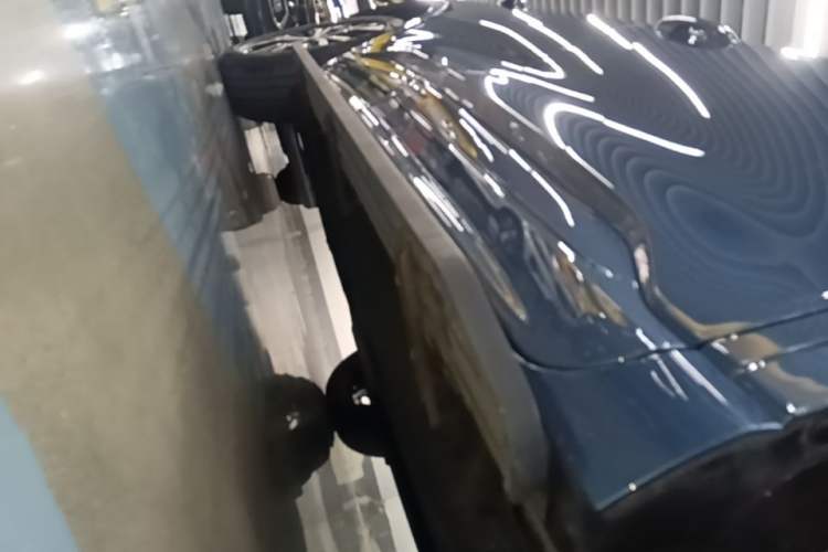 Used Ford Escape 2020 EcoBoost 245 Four-Wheel Drive ST-LINE Deluxe Edition Right Side Sill