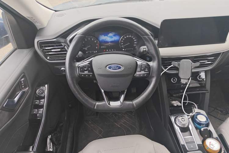 Used Ford Escape 2020 EcoBoost 245 Two-Wheel-Drive Titanium Edition Steering Wheel