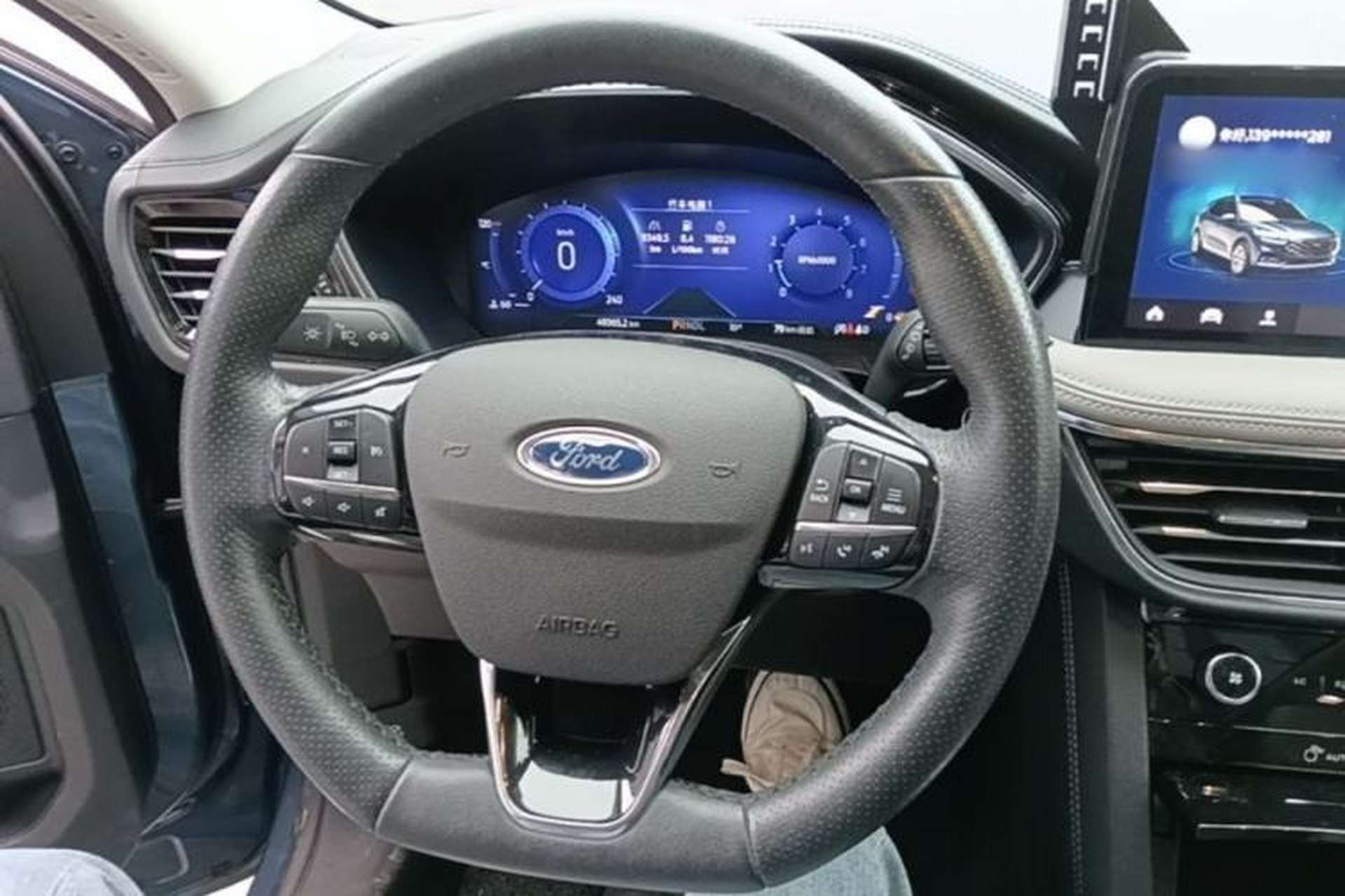 Used Ford Escape 2020 EcoBoost 245 Four-Wheel Drive Luxury Edition Steering Wheel