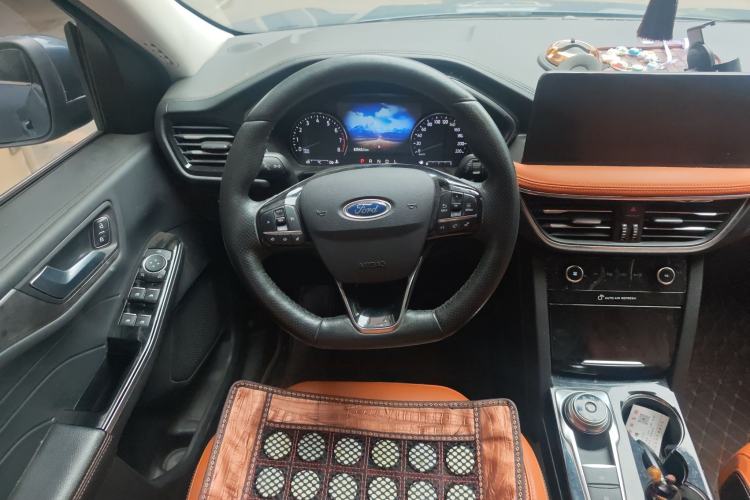Used Ford Escape 2020 EcoBoost 245 Two-Wheel-Drive Titanium Edition Steering Wheel