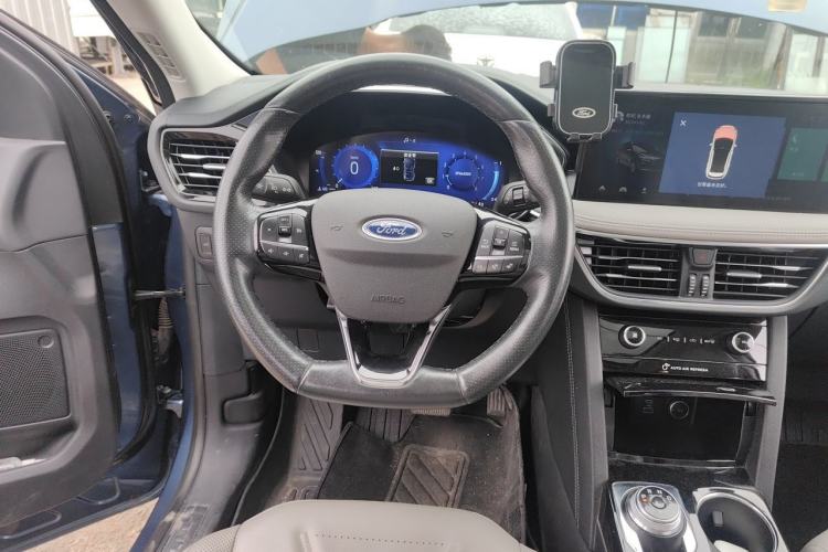 Used Ford Escape 2020 EcoBoost 245 Four-Wheel Drive Luxury Edition Steering Wheel