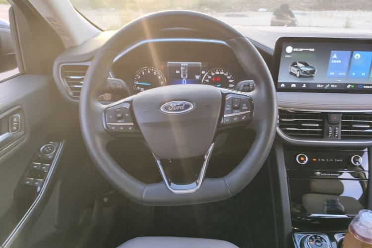 Used Ford Escape 2020 EcoBoost 245 Two-Wheel-Drive Titanium Edition Steering Wheel