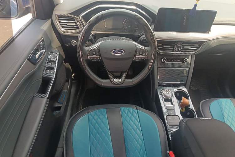 Used Ford Escape 2020 EcoBoost 245 Two-Wheel-Drive Titanium Edition Steering Wheel