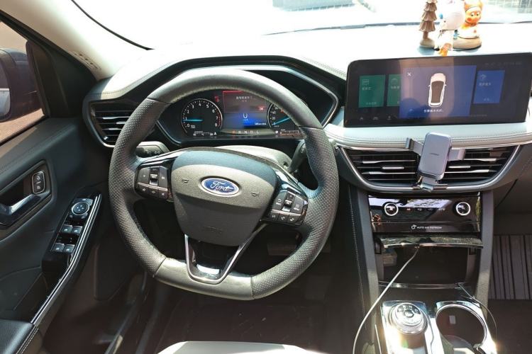 Used Ford Escape 2020 EcoBoost 245 Two-Wheel-Drive Titanium Edition Steering Wheel