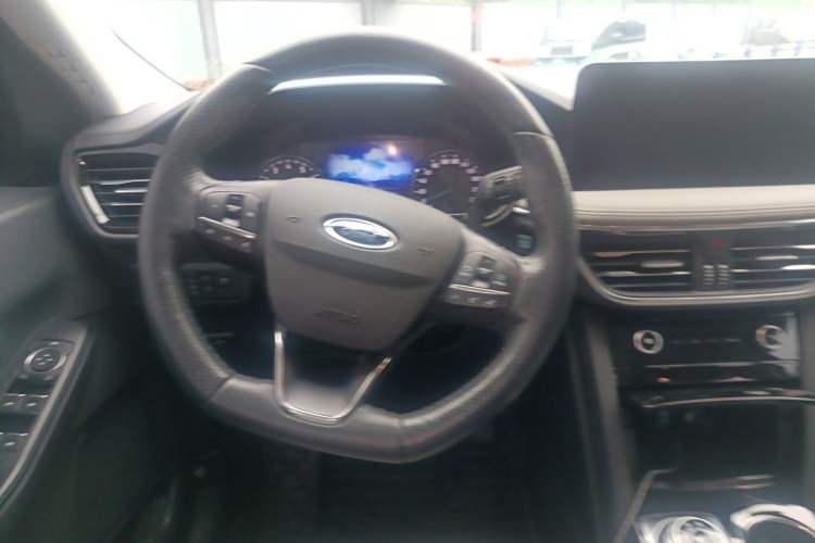 Used Ford Escape 2020 EcoBoost 245 Two-Wheel-Drive Comfort Edition Steering Wheel