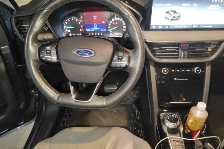Used Ford Escape 2020 EcoBoost 245 Two-Wheel-Drive Titanium Edition Steering Wheel
