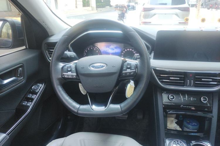 Used Ford Escape 2020 EcoBoost 245 Two-Wheel-Drive Titanium Edition Steering Wheel
