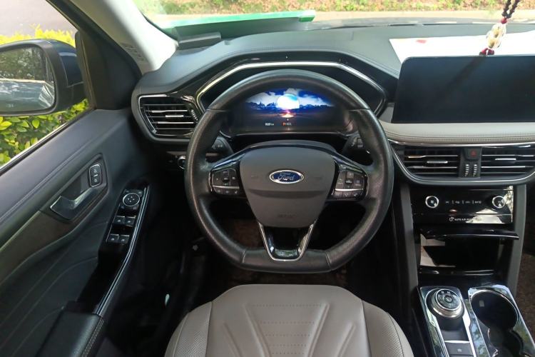 Used Ford Escape 2020 EcoBoost 245 Four-Wheel Drive Luxury Edition Steering Wheel