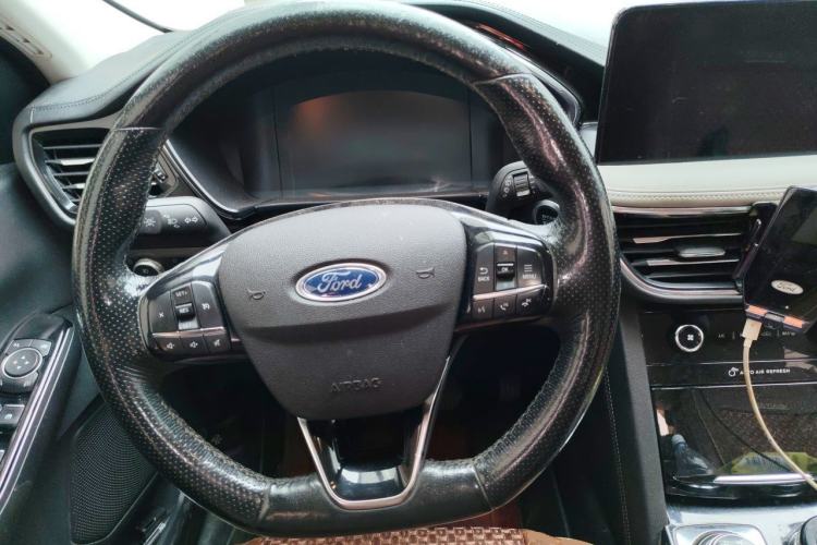 Used Ford Escape 2020 EcoBoost 245 Four-Wheel Drive Luxury Edition Steering Wheel