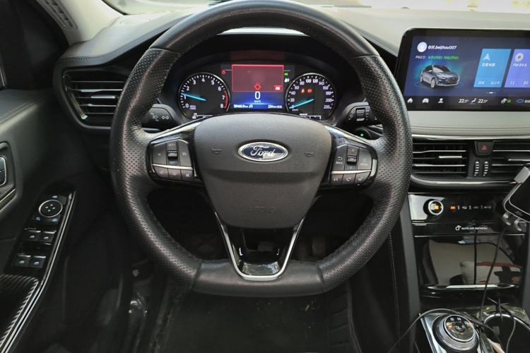 Used Ford Escape 2020 EcoBoost 245 Two-Wheel-Drive Titanium Edition Steering Wheel