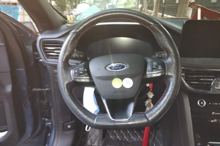 Used Ford Escape 2020 EcoBoost 245 Four-Wheel Drive ST-LINE Deluxe Edition Steering Wheel