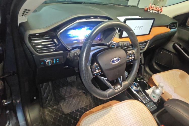 Used Ford Escape 2020 EcoBoost 245 Four-Wheel Drive Luxury Edition Steering Wheel