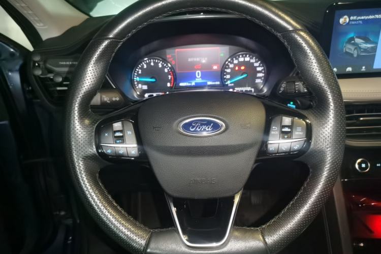 Used Ford Escape 2020 EcoBoost 245 Four-Wheel Drive Titanium Edition Steering Wheel
