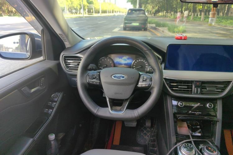 Used Ford Escape 2020 EcoBoost 245 Four-Wheel Drive Titanium Edition Steering Wheel