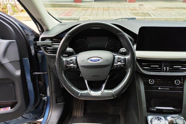 Used Ford Escape 2020 EcoBoost 245 Two-Wheel-Drive Titanium Edition Steering Wheel