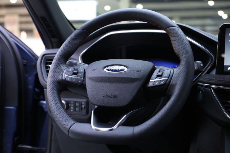 Used Ford Escape 2020 EcoBoost 245 Four-Wheel Drive ST-LINE Deluxe Edition Steering Wheel