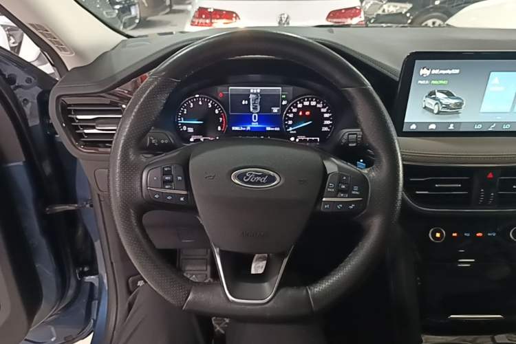 Used Ford Escape 2020 EcoBoost 245 Two-Wheel-Drive Comfort Edition Steering Wheel