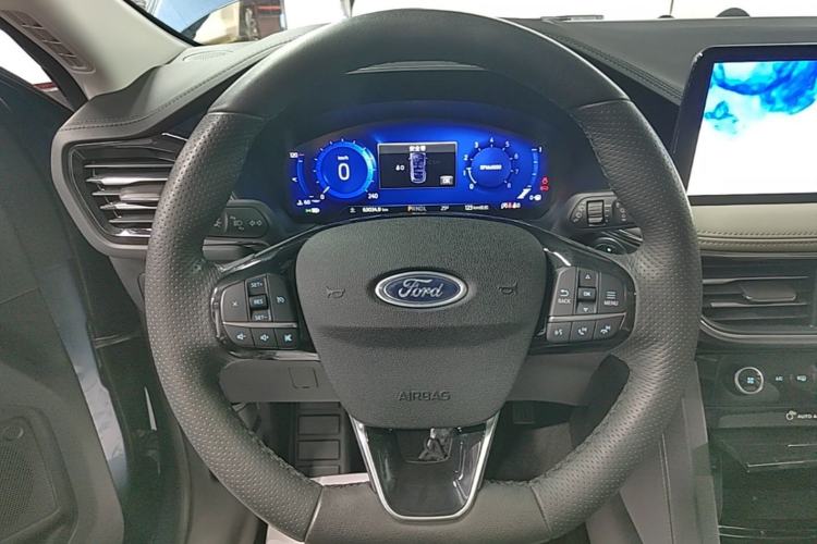 Used Ford Escape 2020 EcoBoost 245 Four-Wheel Drive Luxury Edition Steering Wheel