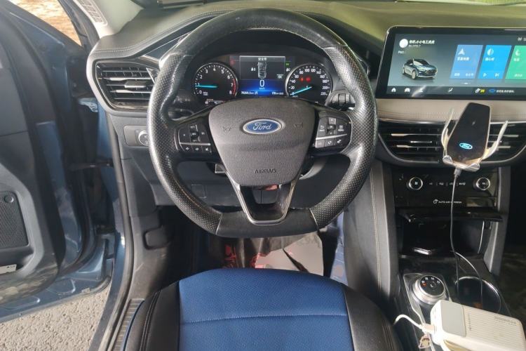 Used Ford Escape 2020 EcoBoost 245 Two-Wheel-Drive Titanium Edition Steering Wheel