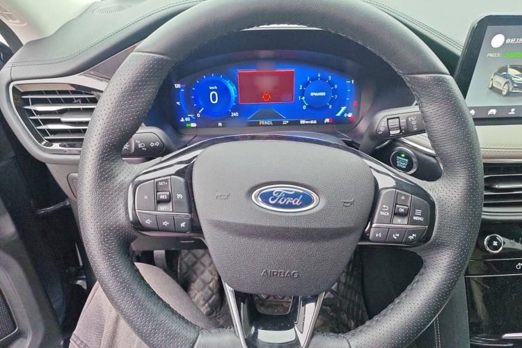 Used Ford Escape 2020 EcoBoost 245 Four-Wheel Drive Luxury Edition Steering Wheel