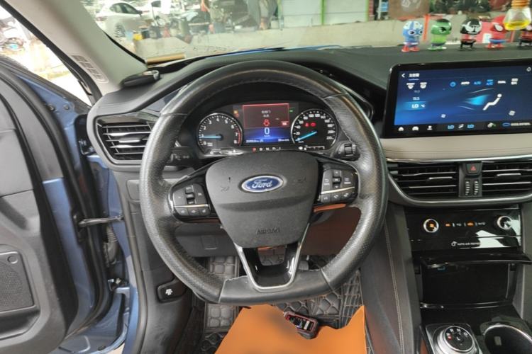 Used Ford Escape 2020 EcoBoost 245 4x4 Enjoyment Model Steering Wheel