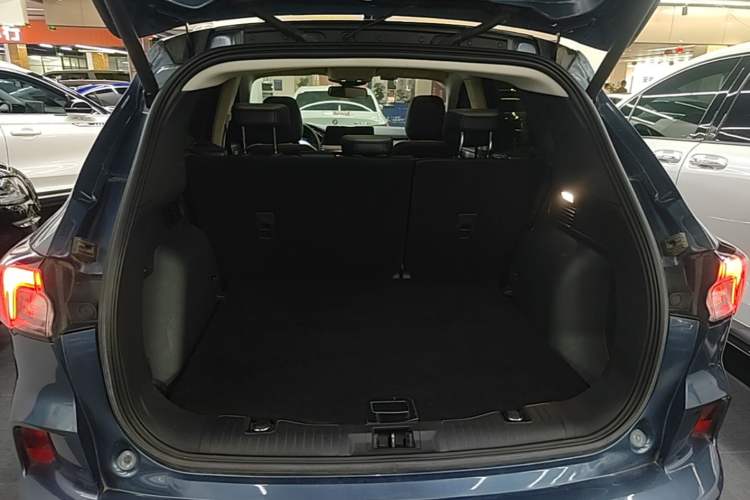 Used Ford Escape 2020 EcoBoost 245 Two-Wheel Drive Smart & Enjoyment Model Trunk
