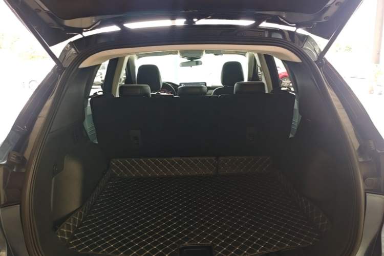 Used Ford Escape 2020 EcoBoost 245 Two-Wheel-Drive Comfort Edition Trunk