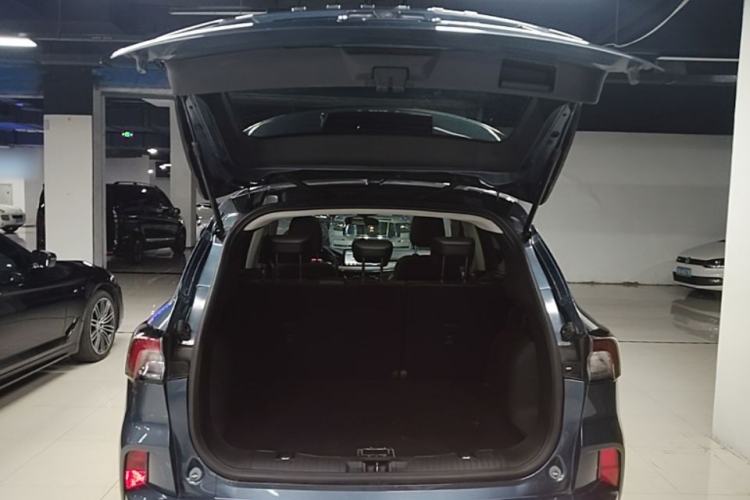 Used Ford Escape 2020 EcoBoost 245 4x4 Enjoyment Model Trunk