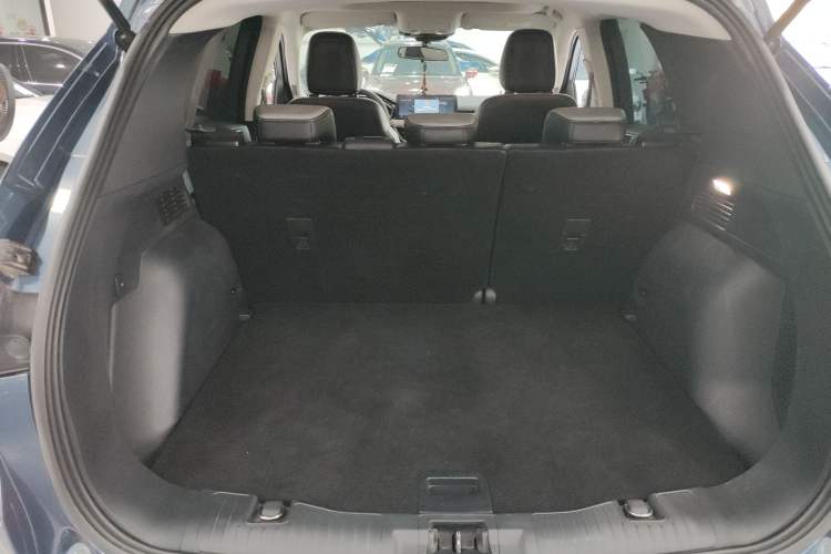 Used Ford Escape 2020 EcoBoost 245 Four-Wheel Drive Titanium Edition Trunk