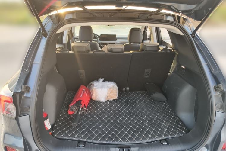 Used Ford Escape 2020 EcoBoost 245 Two-Wheel-Drive Titanium Edition Trunk