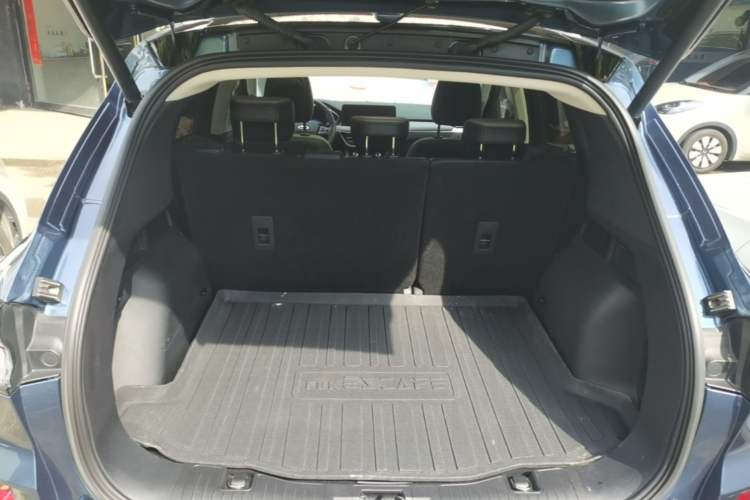 Used Ford Escape 2020 EcoBoost 245 Four-Wheel Drive Luxury Edition Trunk