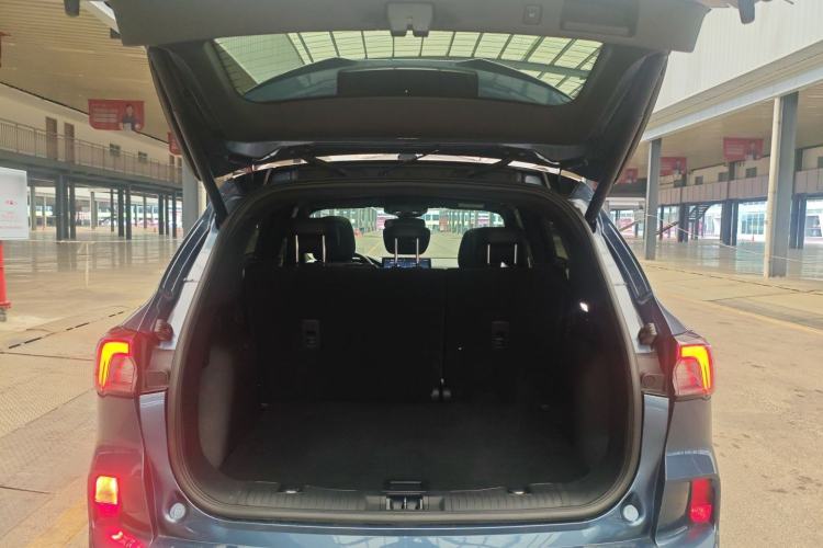 Used Ford Escape 2020 EcoBoost 245 Four-Wheel Drive ST-LINE Deluxe Edition Trunk