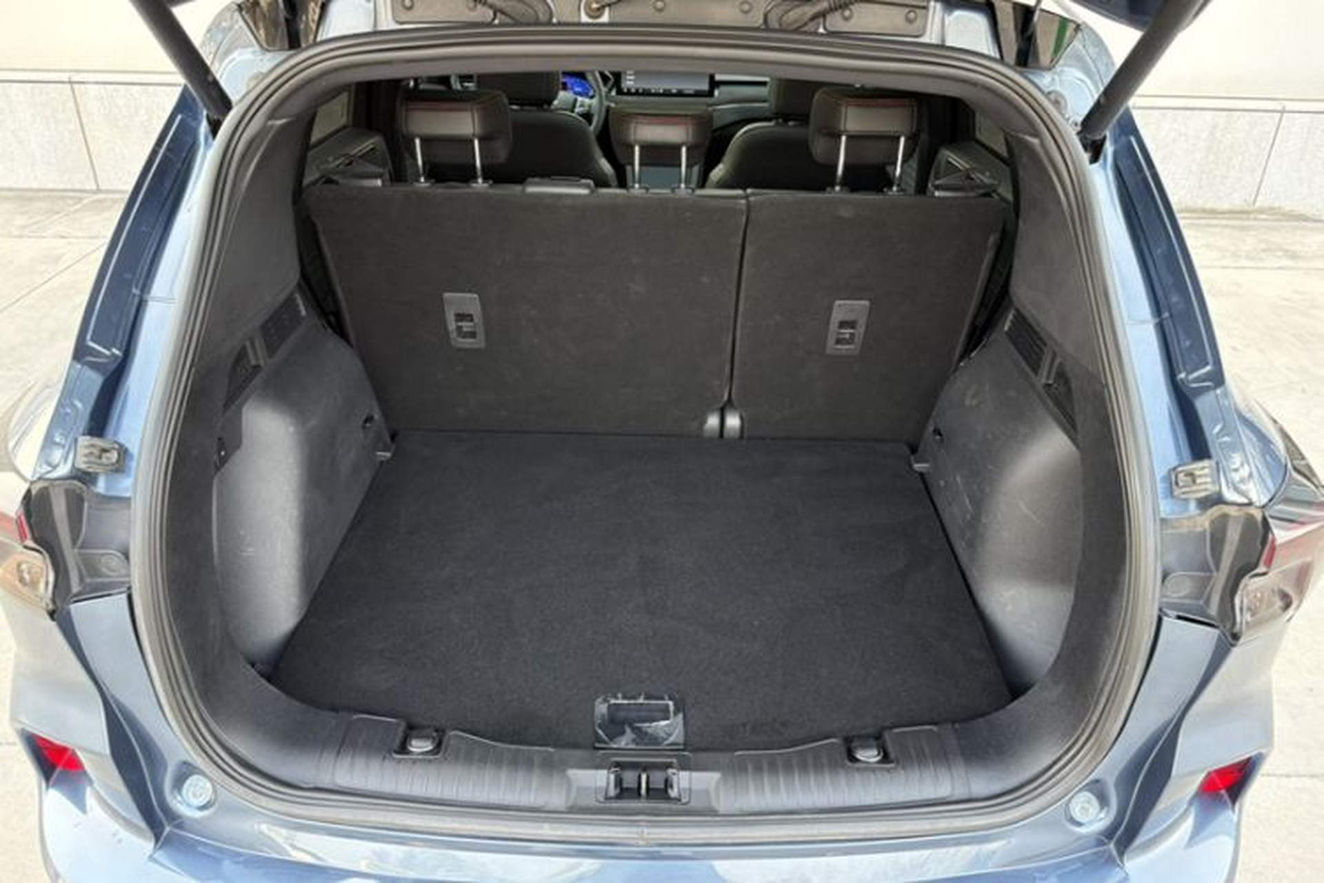 Used Ford Escape 2020 EcoBoost 245 Four-Wheel Drive ST-LINE Deluxe Edition Trunk