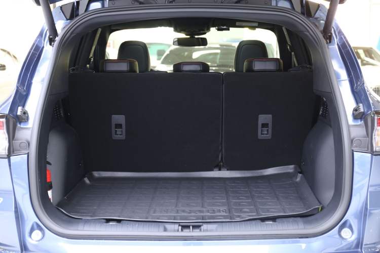 Used Ford Escape 2020 EcoBoost 245 Four-Wheel Drive ST-LINE Deluxe Edition Trunk