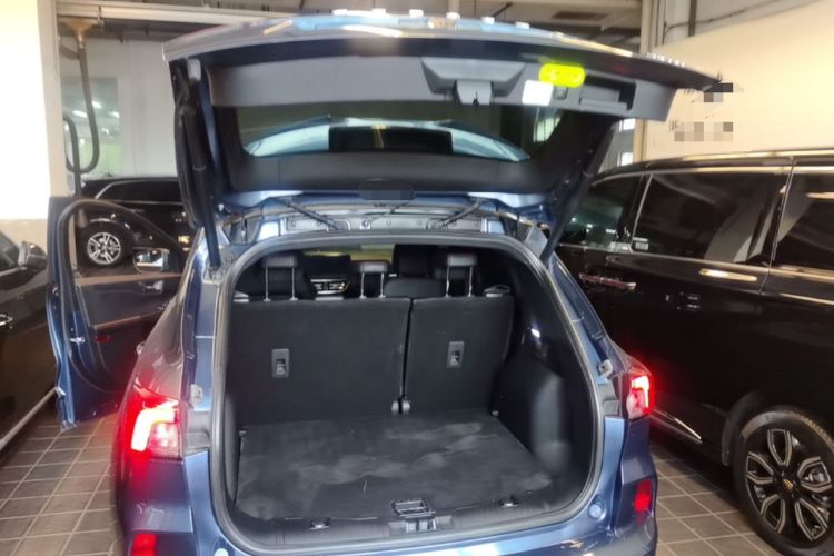 Used Ford Escape 2020 EcoBoost 245 Four-Wheel Drive ST-LINE Deluxe Edition Trunk