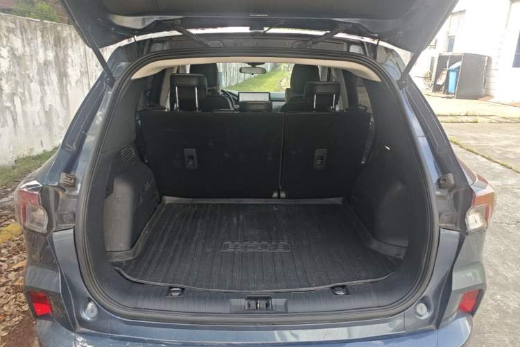 Used Ford Escape 2020 EcoBoost 245 Two-Wheel Drive Smart & Enjoyment Model Trunk