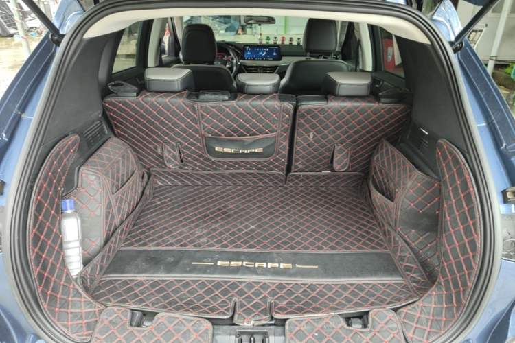 Used Ford Escape 2020 EcoBoost 245 4x4 Enjoyment Model Trunk