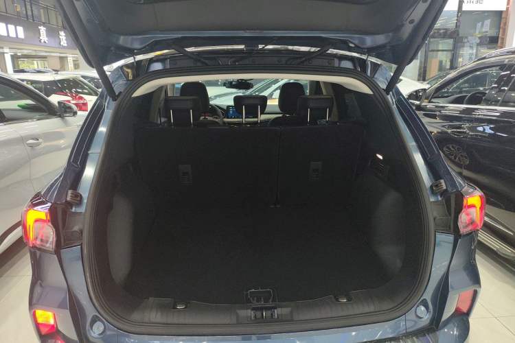 Used Ford Escape 2020 EcoBoost 245 Two-Wheel Drive Smart & Enjoyment Model Trunk