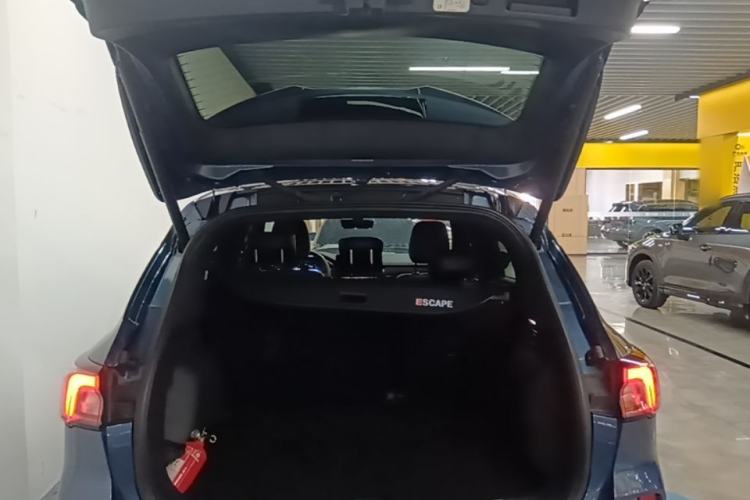 Used Ford Escape 2020 EcoBoost 245 Four-Wheel Drive ST-LINE Deluxe Edition Trunk