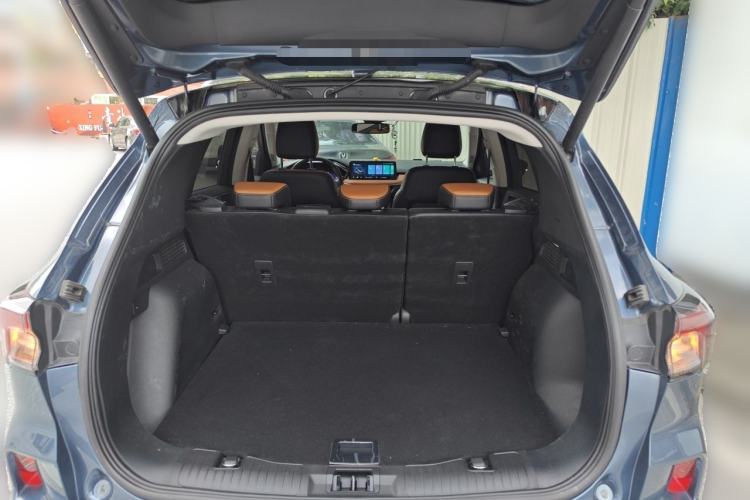 Used Ford Escape 2020 EcoBoost 245 Four-Wheel Drive Luxury Edition Trunk