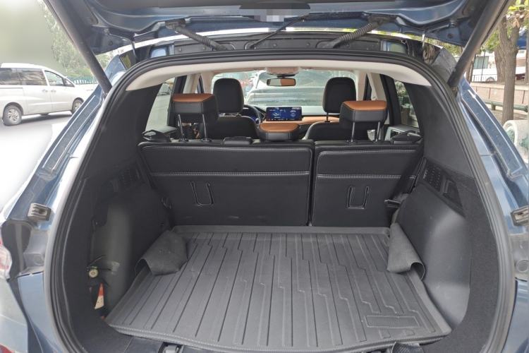 Used Ford Escape 2020 EcoBoost 245 Four-Wheel Drive Luxury Edition Trunk