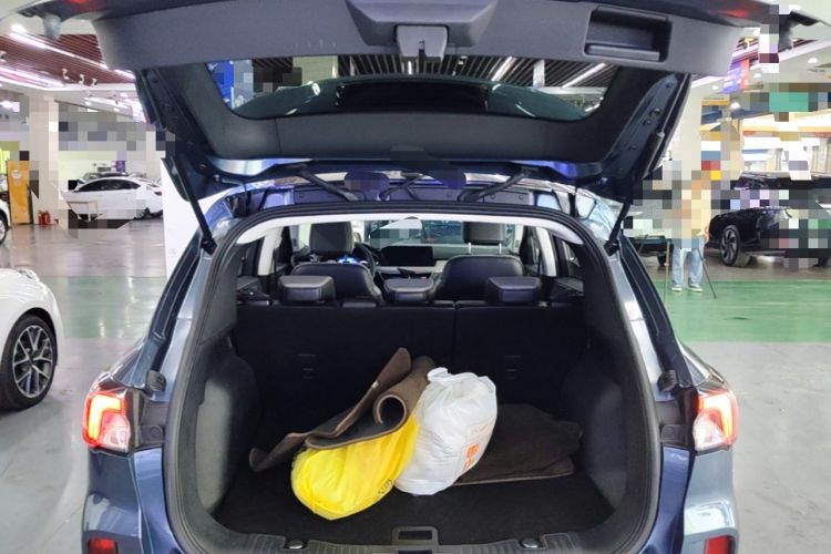 Used Ford Escape 2020 EcoBoost 245 Four-Wheel Drive Titanium Edition Trunk