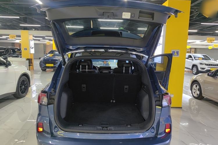 Used Ford Escape 2020 EcoBoost 245 Four-Wheel Drive ST-LINE Deluxe Edition Trunk