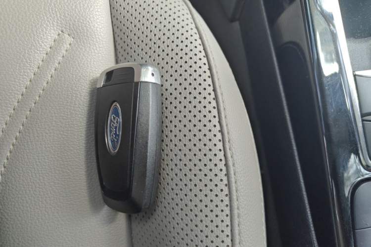 Used Ford Escape 2020 EcoBoost 245 Two-Wheel Drive Smart & Enjoyment Model Vehicle Key