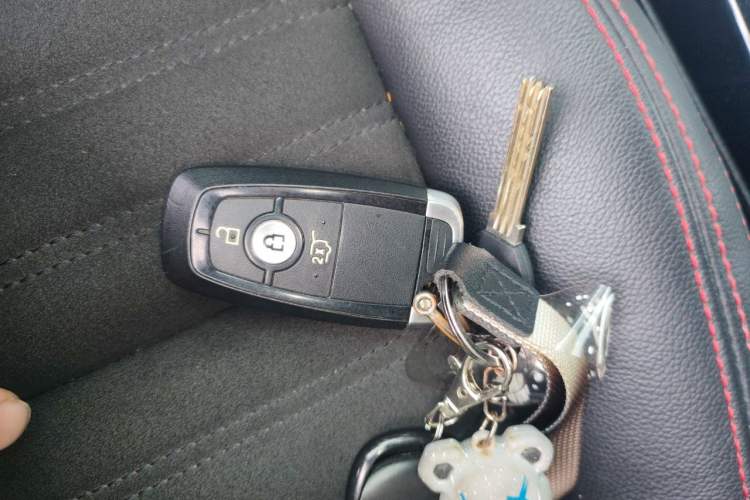 Used Ford Escape 2020 EcoBoost 245 Four-Wheel Drive ST-LINE Deluxe Edition Vehicle Key