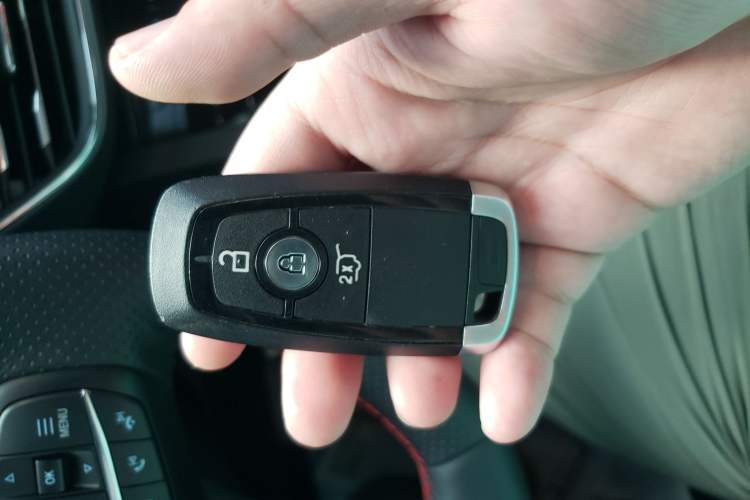 Used Ford Escape 2020 EcoBoost 245 Four-Wheel Drive ST-LINE Deluxe Edition Vehicle Key