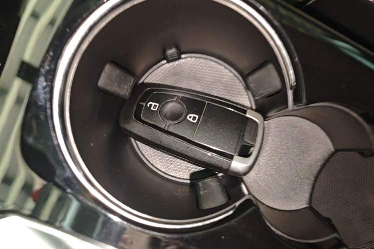 Used Ford Escape 2020 EcoBoost 245 Two-Wheel-Drive Comfort Edition Vehicle Key