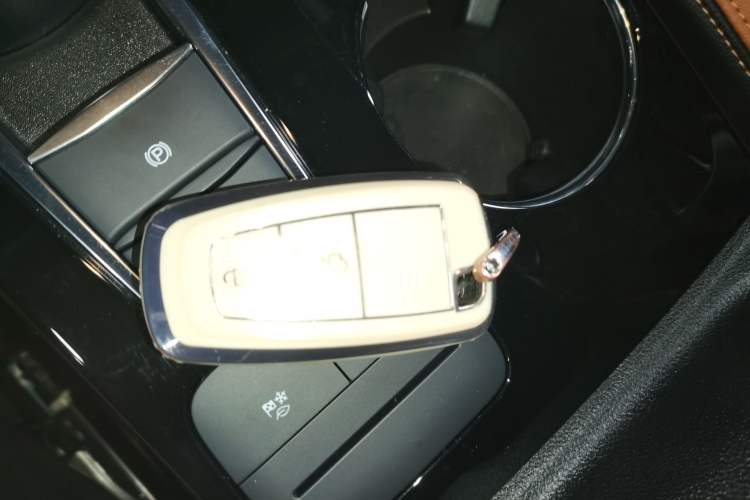Used Ford Escape 2020 EcoBoost 245 Two-Wheel Drive Smart & Enjoyment Model Vehicle Key