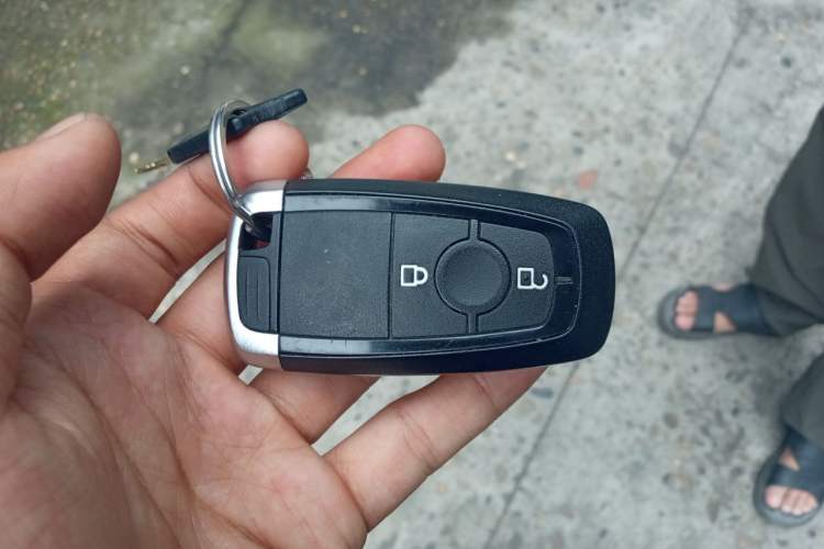 Used Ford Escape 2020 EcoBoost 245 Two-Wheel Drive Smart & Enjoyment Model Vehicle Key