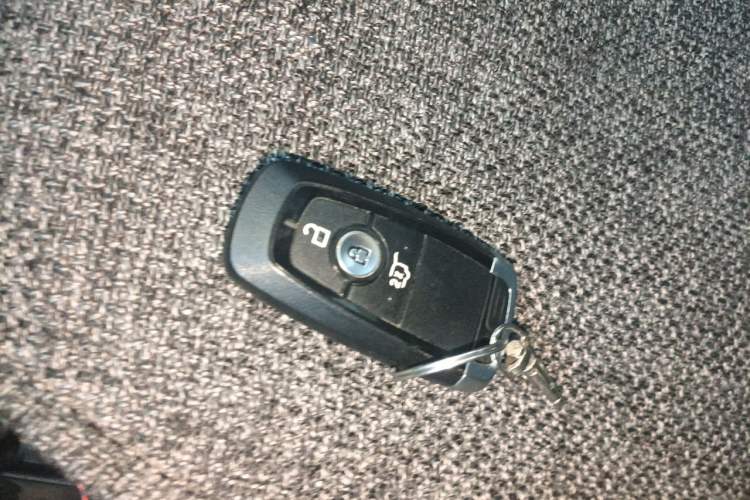 Used Ford Escape 2020 EcoBoost 245 Four-Wheel Drive ST-LINE Deluxe Edition Vehicle Key